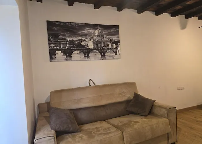 Lovely In The Heart Of Trastevere *
